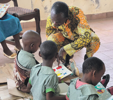 association sur le chemin du livre et mengueme cameroun